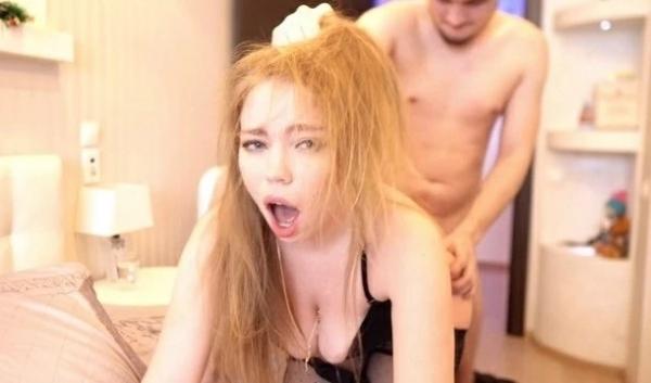 Пока мою жену ебут, я смотрю и снимаю домашнее порно